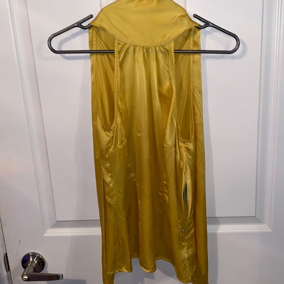 Marciano yellow halter-top. Mint condition. Size XS fits also Size S, 100% silk - Picture 3 of 7